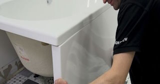 Установка экрана под ванну - цена за работу от 4084 руб. в Новочеркасске